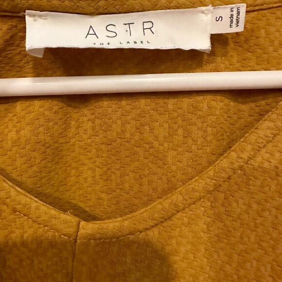 ASTR the label tie front mustard long sleeve blouse - Picture 4 of 4
